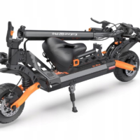 KuKirin G2 Pro (2025) su 1000 W galia ir 48 V 15 Ah baterija.