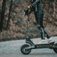 Elektrinis paspirtukas KuKirin G4 70km/h  2025 naujausias modelis
