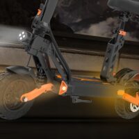 KuKirin G2 Pro (2025) – 600 W, iki 55 km/h, 48 V 15 Ah