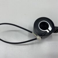 Kukirin G2 gazo rankenele Kukirin G2 gazo rankenele